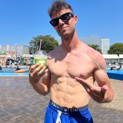 picca001's profile picture. One day you'll leave this world behind so live a life you will remember.(いつかこの世を去ることになるのですから、思い出に残る人生を送りましょう。)