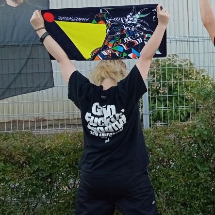 sakik0925's profile picture. 新潟産  ライブと🍺がラブリーです🫶  
👱🏼‍♀️でフロアで遊んでます💃
胃とメンタル激弱弱で警戒心激強強です🫣
 イタリアンはみかづき派です🍝 色々修行頑張ります🙏