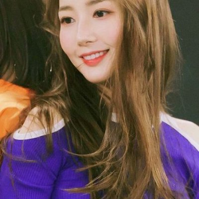 IslaSmith41985's profile picture. 