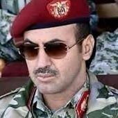 سلوا من أنا أيها الطامعون..أنا نسل قحطان أنا ذويزن
أنا يعربي القيم والولاء .. أنا وحدوي الدماء والبدن .