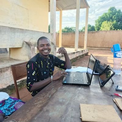 Ayons des ambitions pour la vie.
Celui qui n'a pas d'ambition a dimissionné et a décidé de laisser le monde Partir.
