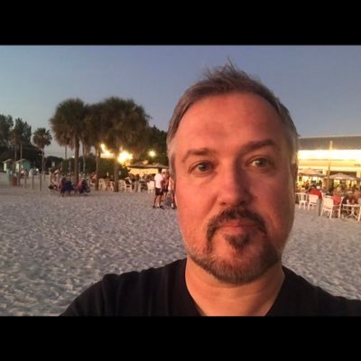 CEO @UZUMedia - Enjoying the ride | Esse Fortis Ad Faciem Omnia | Libertas Lux Nostra 💫| Biz | Crypto | AI | Mind + Heart | Transformation | Energy | Timelines