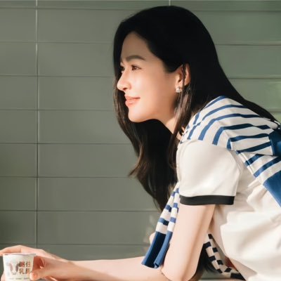 ♡ 𝚈𝚘𝚞 𝚍𝚘𝚗’𝚝 𝚓𝚞𝚜𝚝 𝚋𝚛𝚒𝚐𝚑𝚝𝚎𝚗 𝚝𝚑𝚎 𝚍𝚊𝚢, 𝚢𝚘𝚞 𝚋𝚎𝚌𝚘𝚖𝚎 𝚒𝚝. ♡
🖤 #鄺玲玲 ------ #로제 🖤