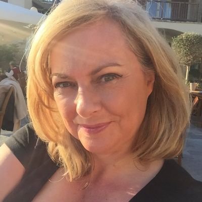 Je suis une femme sympa cool gentil sérieuse sincère honnête 😊