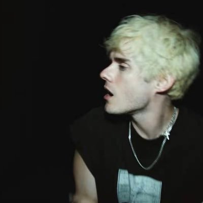 currently: breaching dema | #fuckai | tøp, parx, fob, 5sos, etc