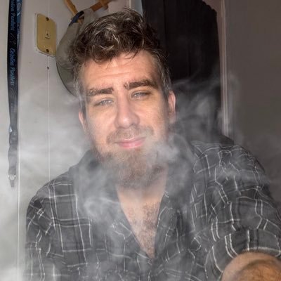 Just a mid smoking Dad that loves cannabis and cooking🥘✌🏽MARRIED💍 to @kimmiesmalls95💕