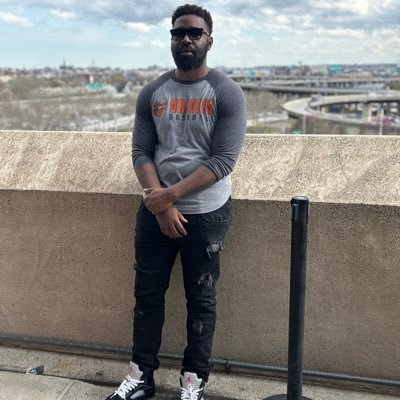 Looking for my inhaler :IG:Dez_vs_Fresh #SQ #wizkidz 🧙♀ 🏀 #RavensFlock 🏈#BirdLand⚾ #VampireLife 🧛🏿♂♐ #MCU 🥊 Fanatic