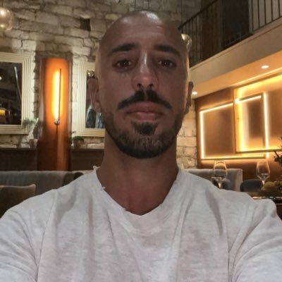 נשוי לשרית אבא של אמה ולני , מאמן לפיתוח יכולות גופניות במשחקי כדור 🏀 ⚽️ 🏐לוחם במערך המילואים💪🏾💙🇮🇱