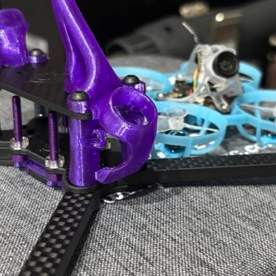 FPV Droneを始める為に情報収集とパーツをコツコツ集めてます 皆さんと飛べる日を夢見て... 無言フォロー失礼します 普段は機械修理屋でICTテクニカルサポーター ごく稀にコーヒー屋