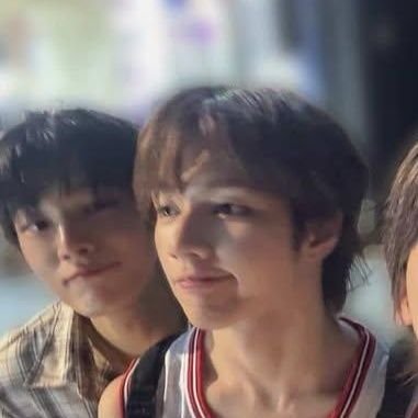 I love Steven and JL so much, together with 🐯🐻. 🦊🦝🐯🐻 Kim family.
I love EXO my Peter pan ❄️🐰🦄 🐶🍒🦖🐧🐻🐣and I love AHOF my stars 🦊🐶🐥🐸🐈⬛🦝🐰🐯🐻.