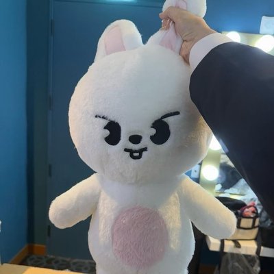 leebitsalibi's profile picture. Lizzie | 20+ | pronouns aren't real (any)