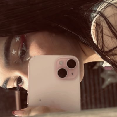 YasminVieg0's profile picture. ℐ 𝓌𝒶𝓃𝓉 𝓉𝑜 𝒷𝑒 𝒹𝑒𝒻𝒾𝓃𝑒𝒹 𝒷𝓎 𝓉𝒽𝑒 𝓉𝒽𝒾𝓃𝑔𝓈 ℐ 𝓁𝑜𝓋𝑒