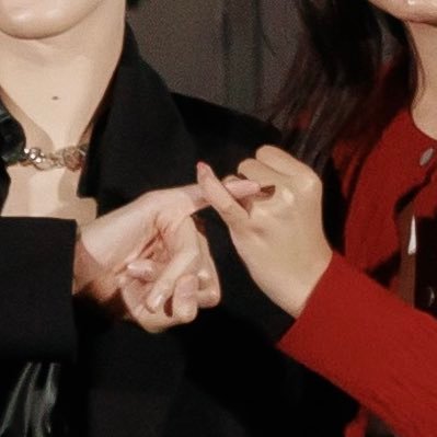 fan account ~ @winmetawin🐰🥕꒰ᐢ⸝⸝•༝•⸝⸝ᐢ꒱⸒⸒ ʟʏᴋɴ ✩🐺🩵 @Hirunkit_ @skywongraveee 🐶🐈⬛💖