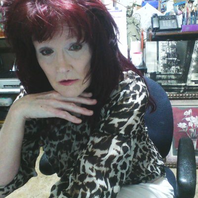 Cynth4happy's profile picture. 