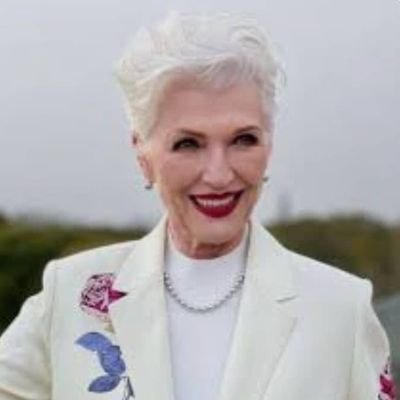 Bestselling International Author of A Woman
Makes
A Plan 📖 Doctor of Dietetics👩🎓
Supermodel 😉💃
#ItsGreatToBe76 Manager:
anna@mayemusk.com