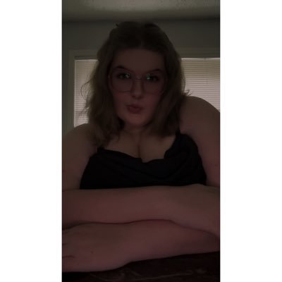 PaladinBean's profile picture. • I’ll bleed whatever color you tell me to •