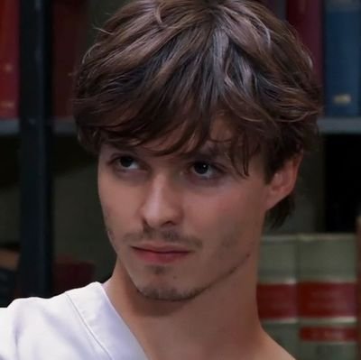 schizophrenismo's profile picture. i think being misunderstood is honestly my legacy in life