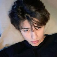 Moon (@crackspinks) 's Twitter Profile