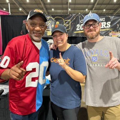 Dad/Stepdad/Bro/Hon. KC Chiefs/Royals. BOOMER SOONER! OU Alum and OU dad! Sooner born and Sooner bred. Baker Mayfield enthusiast. Progrum guy. Thunder up!