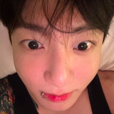 God🤲🏿❤️
Music.
Books🧘.
Lazy ass writer.
Bangtan Girl.💜
Fireboy Dml.♡Rema.☆Frank Ocean☆, Wave2earth♡.
⭐🌹🦁🧨🐻