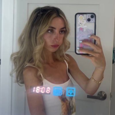 princesskatmeow's profile picture. stupid