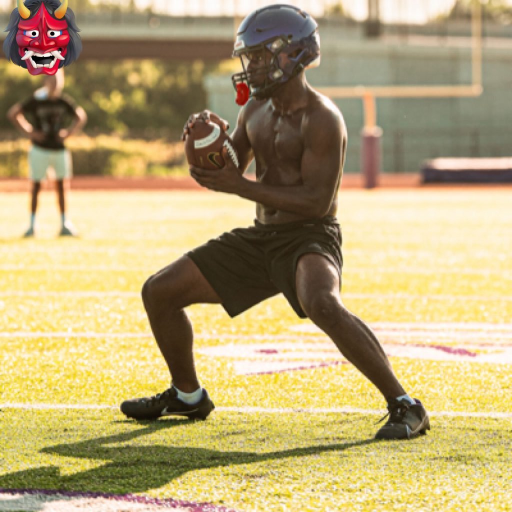 WR | Running back |safety |LB| at Blue springs hs class of 2029 head coach @jjpaul53 📲 8164937258 bench 185 squat 300 deadlift 315