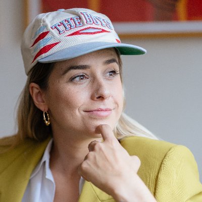 Periodista, productora y presentadora. Reconocida como Líder Emergente de Medios de Comunicación por el @ICFJ. Hago @buenapreguntatv.