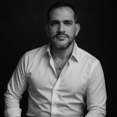 Mestre em Negócios Internacionais, Esp. Comunicação Empresarial, Gestão Estratégica, Consultor, Empresário, Profissional Coach e Profº. Universitário
