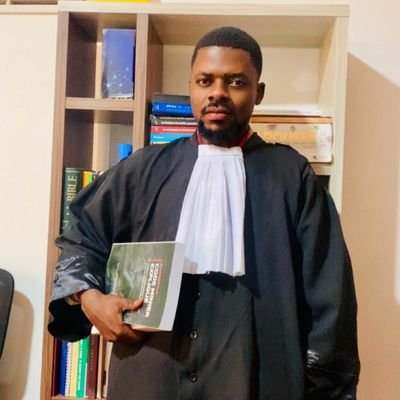 Avocat, chercheur en droit public, conseiller des entreprises, coordonnateur provincial de L'ENVOL sankuru, candidat député national et enseignant de droit...