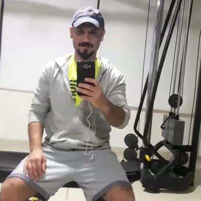 senolparlar_'s profile picture. 