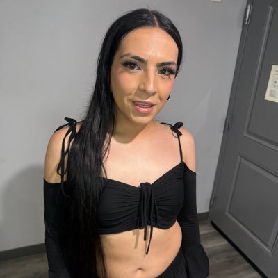 Princess Val Oli just loves to be naughty🌹 Onlyfans, insta, wishlist! Click the link😉😚