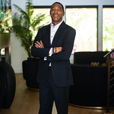 PaulRitter23's profile picture. Health and Wellness Coach Co Founder of Heart, Mind and Body https://t.co/7THXQ3WtGQ Basketball trainer and Coach, Creator of Fred Hammond Ginger Infusion