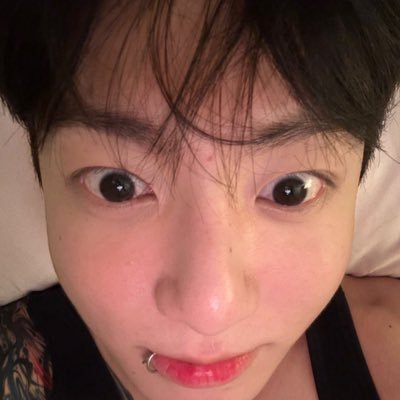soy una llorona que ama a frank ocean, bangtan y mi bonita 💘