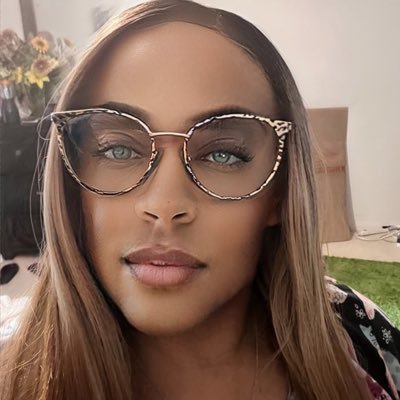 scarveel's profile picture. Author of "A Ray of Hope: New Beginnings"