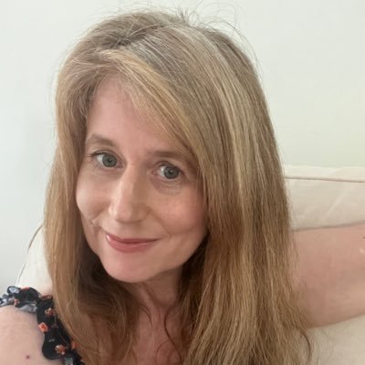 Award-winning copywriter and social media specialist. āļøš±š» Amateur kayaker and proud mum to Alice and Thea. š§š§