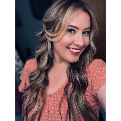 ⢠PWBA Titlist ⢠#QueenB ⢠Proud Husker Alum ⢠Team USA 2020 ⢠Brunswick, Turbo & Kameleon ⢠2x NCAA Champ ⢠Make Up Junkie ⢠NYY ā¢
