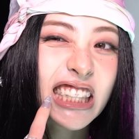 あんにょん🐍⭐️ (@yunjinlove_lsf) 's Twitter Profile