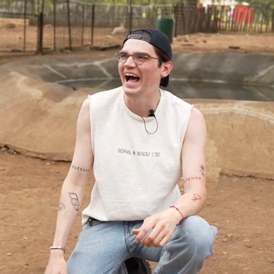 JUSTVALDO's profile picture. 1998, el mariana. ༱