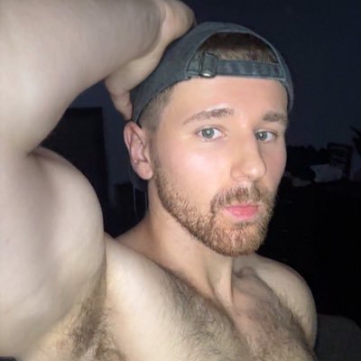 poet, plant-based athlete, history, science and literature nerd, amateur astronomer, hiking and nature boy 🏳️🌈