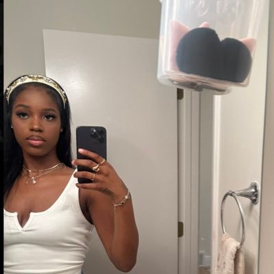 OhDatsMk's profile picture. such a aquarius