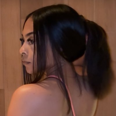 inlovewithci's profile picture. a muse at her finest 🦋