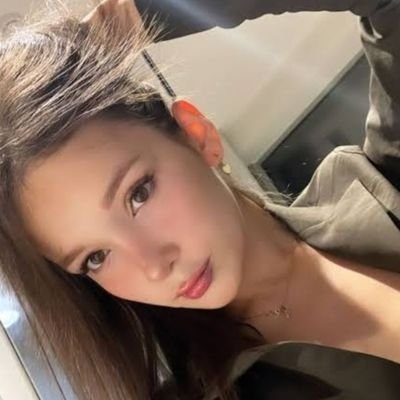 llieleen88839's profile picture. 