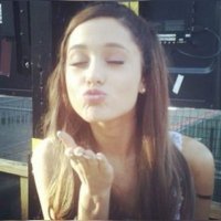 niki (@nikikiita) 's Twitter Profile Photo