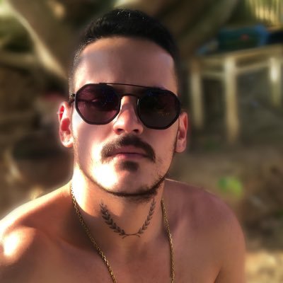 Universitário | Software engineer | Pisciano | Carioca | Aprendendo com a vida