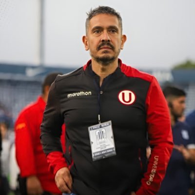 23 | quiero mucho a mis gatos | Dios, familia y la Ⓤ | Bendita tierra que me vio nacer. 🇵🇪
