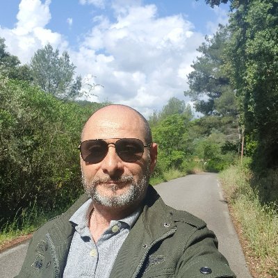 🇨🇵 Fier de mes racines 🇨🇵 🚫anti gauches🚫⚠️La France tu l'aimes tu la respectes ou tu dégages. Il n y a qu'un drapeau et il est BLEU BLANC ET ROUGE🇨🇵