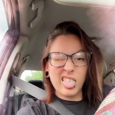 LizardxLithium's profile picture. Hufflepuff🖤💛|32|#loveStay 💕|kittymama😻