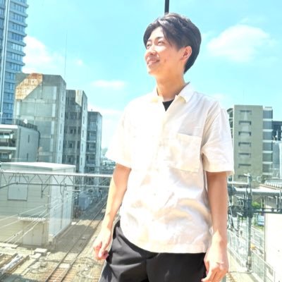 人生の選択肢は広げられる|元建設会社員|動画編集スクールで挫折経験|スキル0から2ヶ月で初収益|4ヶ月目で独立|Webマーケティング・SNS運用etc |夢は世界を旅する