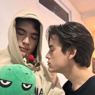 Lover of BL, Fan of Joss Wayar and Gawin Caskey, Proud JossGawin stan 🧛♂️🐻🐧🩸