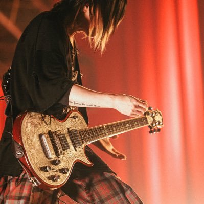 FJK┈下手組よりの箱推し🩶 ┈V系初心者🔰┈ちょっと雑多┈無言フォロー、DM、呼びタメ大歓迎です🙆🏻♀️┈無言フォロー失礼します🙇🏻♀️
